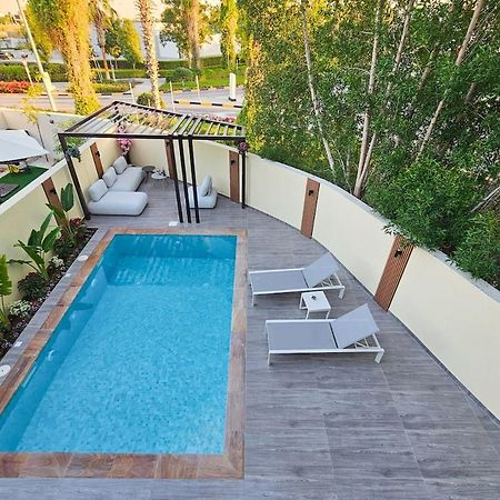 Stunning 4 Bed Villa, Private Pool, Damac Hills Дубай Екстериор снимка