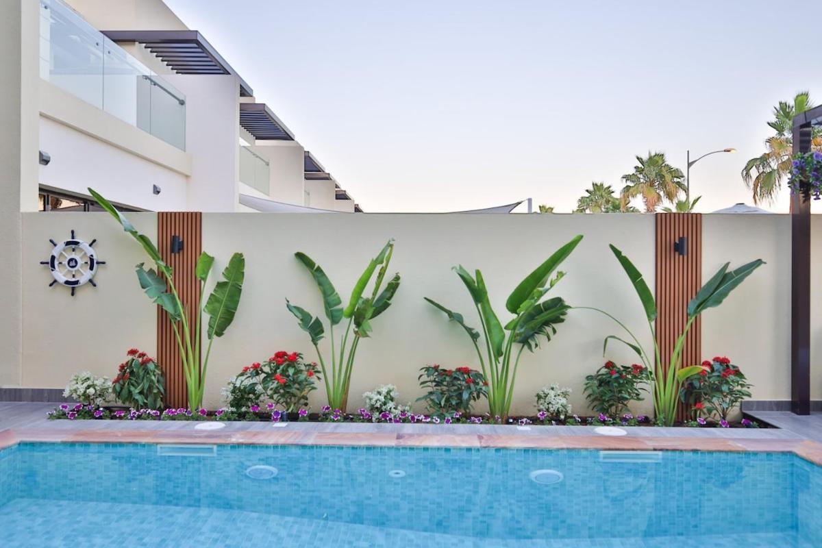 Stunning 4 Bed Villa, Private Pool, Damac Hills Дубай Екстериор снимка