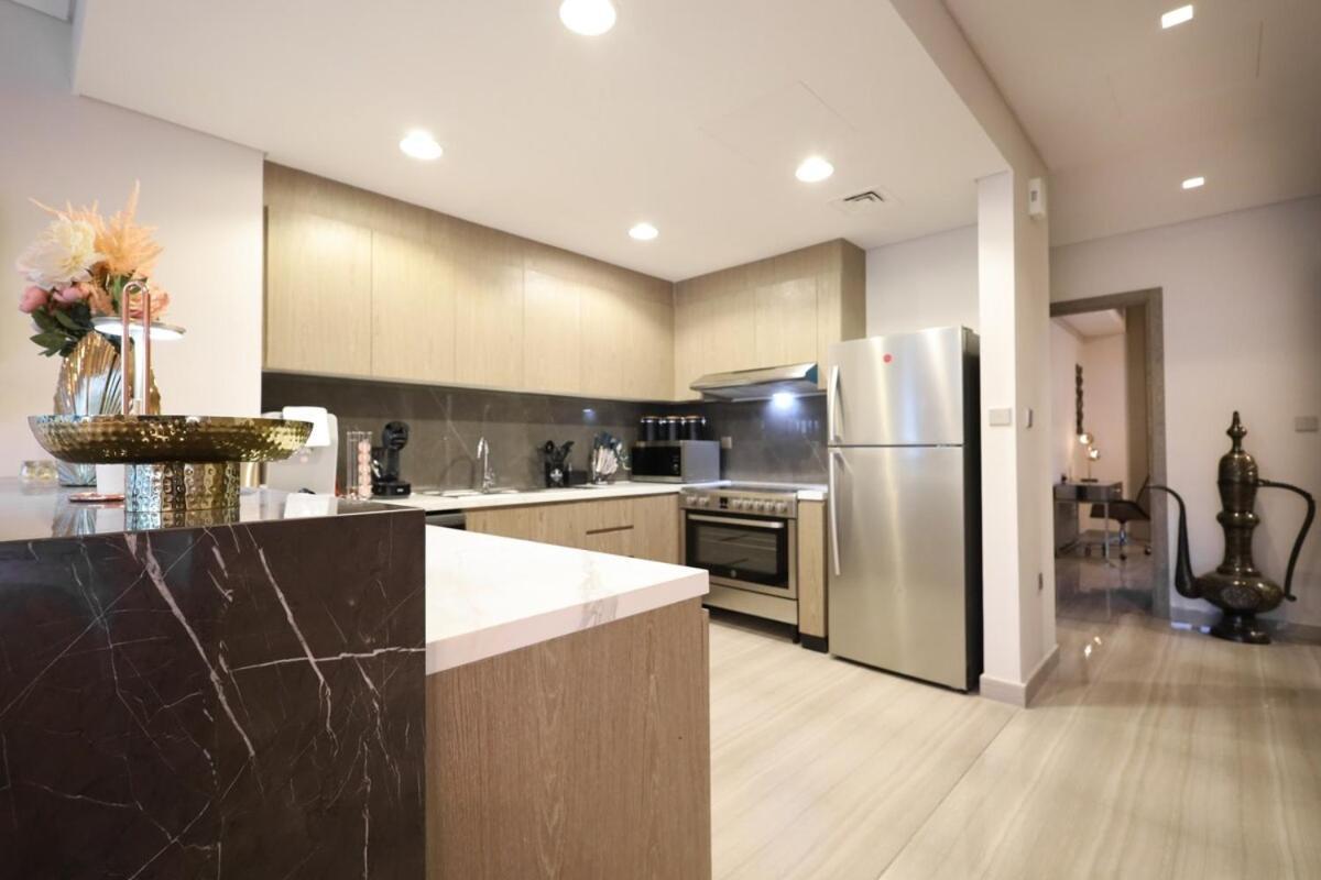 Stunning 4 Bed Villa, Private Pool, Damac Hills Дубай Екстериор снимка
