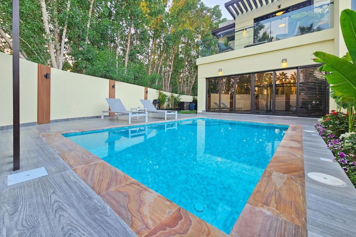 Stunning 4 Bed Villa, Private Pool, Damac Hills Дубай Екстериор снимка