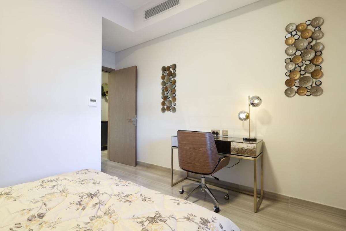 Stunning 4 Bed Villa, Private Pool, Damac Hills Дубай Екстериор снимка