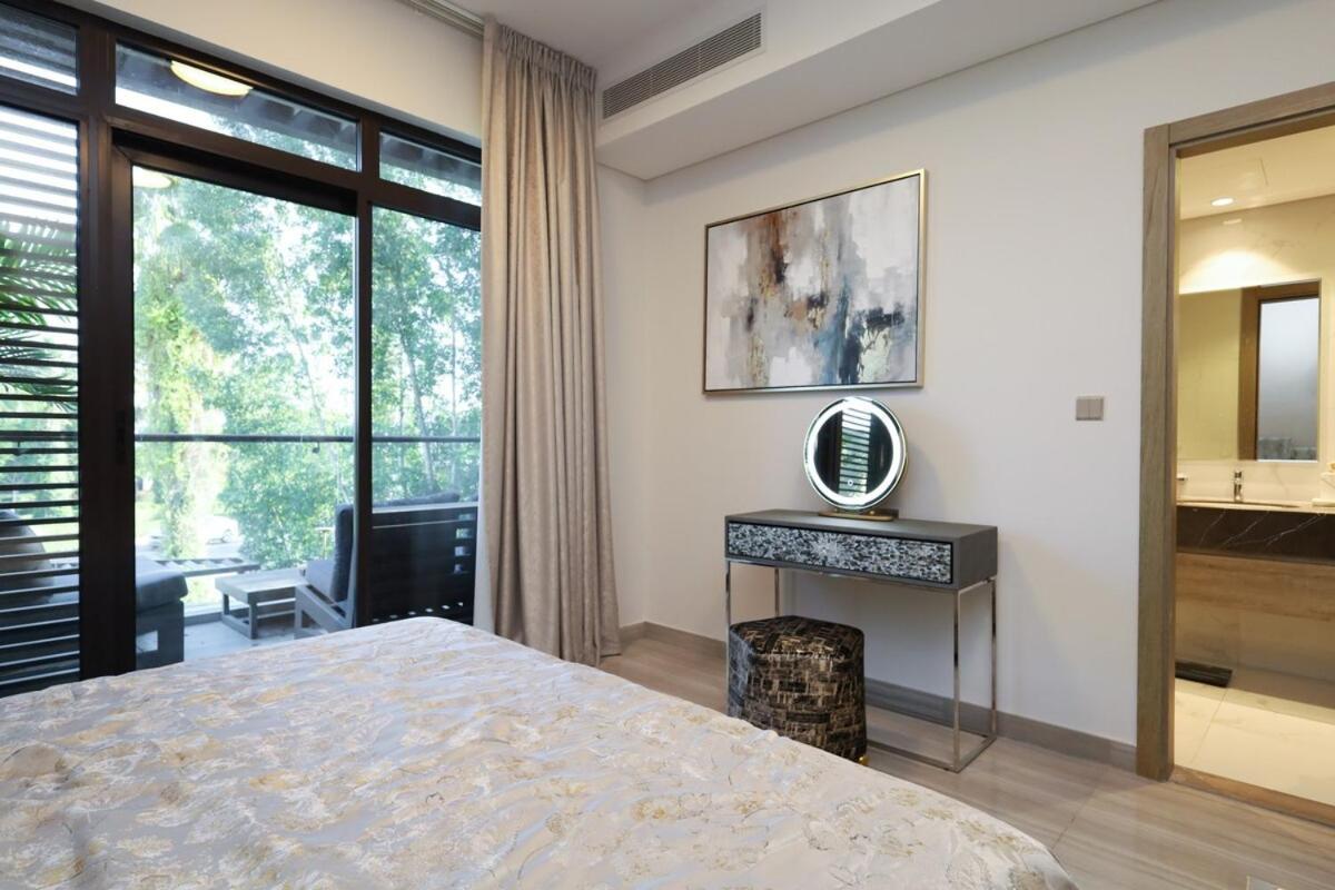 Stunning 4 Bed Villa, Private Pool, Damac Hills Дубай Екстериор снимка